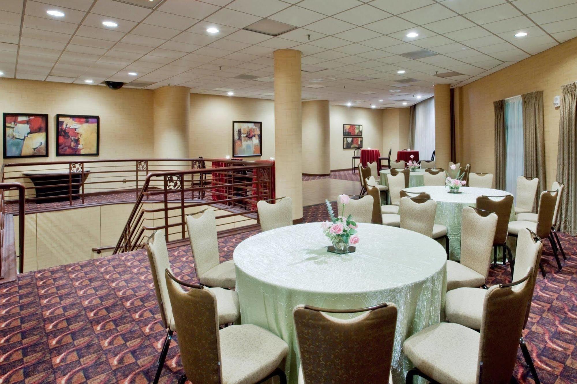 Doubletree By Hilton Charlotte City Center Zewnętrze zdjęcie